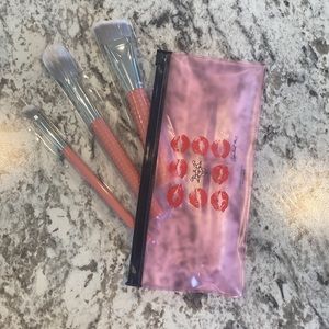 Laruce Beauty 3-Piece Contour Brush Set with Pouch